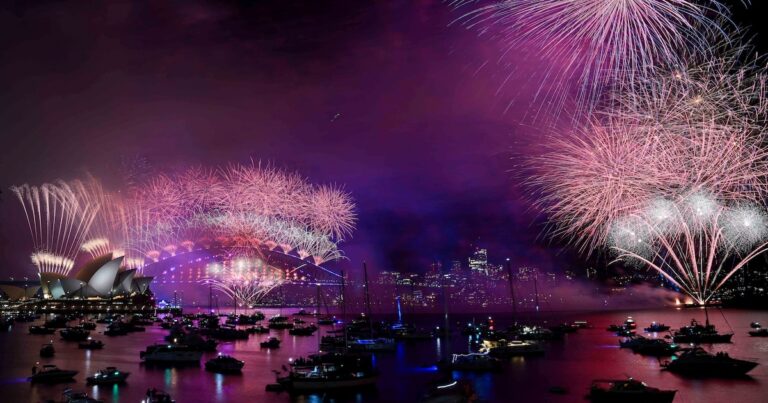 Japón, Nueva Zelanday Australia recibieron el 2025 con un gran espectáculo de fuegos artificiales