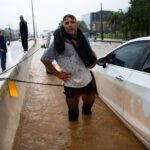 295283-no-puedo-creer-lo-que-estamos-viviendo-inundaciones-refugiados-y-calles-anegadas-en-floria6789aece9055d-scaled