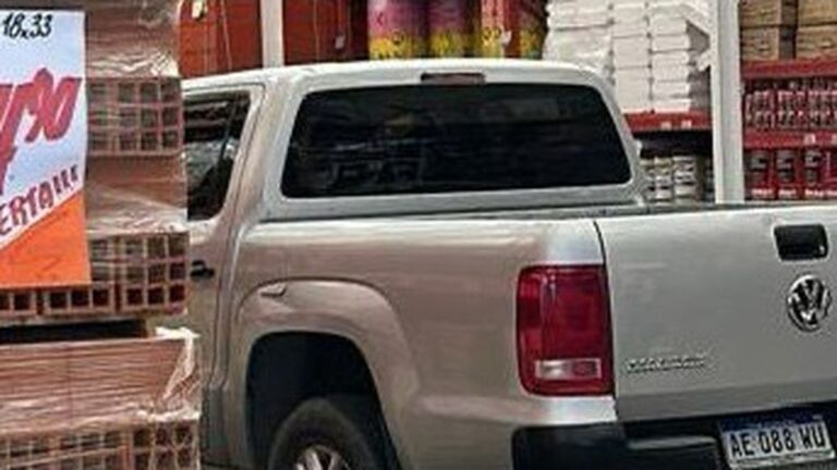 Roban camioneta a plena luz del día en barrio Pueyrredón