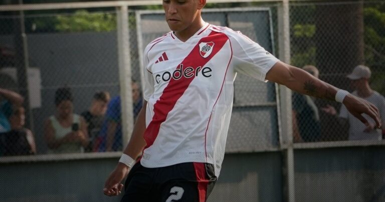 Quién es el joven defensor de River que podría hacer su estreno en la Copa Argentina