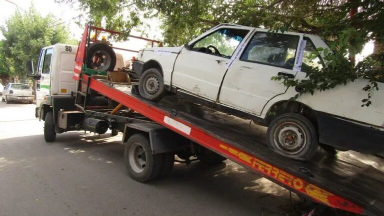 Una ciudad patagónica impuso multas millonarias por abandonar un auto: más caras que uno nuevo