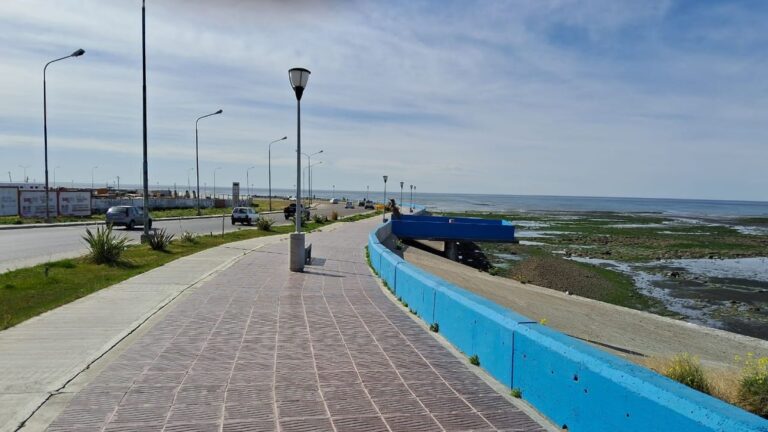 Viernes con cielo algo nublado y 21 grados de máxima