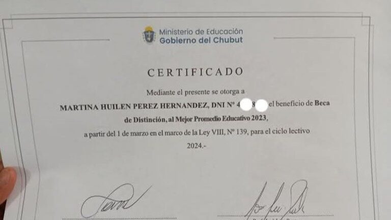 Reclama por la beca: «fuimos a Rawson solo por la foto»