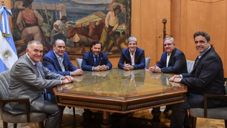 El Gobierno exhibió foto con gobernadores PJ, tras el rechazo al acuerdo con el FMI