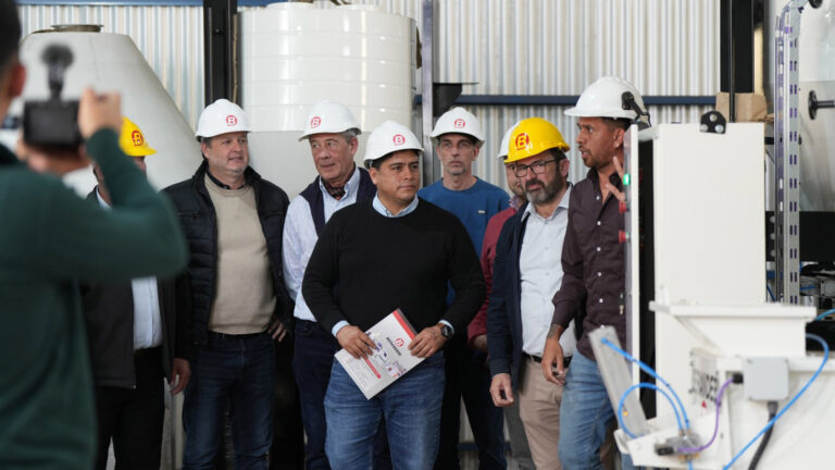Construyen la primera planta de alimento balanceado para Santa Cruz