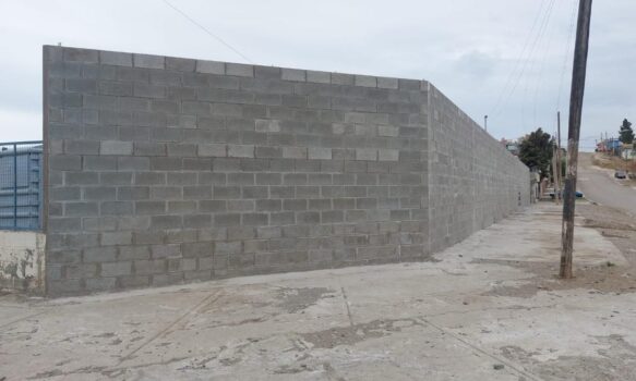 Provincia finalizó la construcción de un muro de 150 metros cuadrados en la escuela Nº 426 de Comodoro Rivadavia