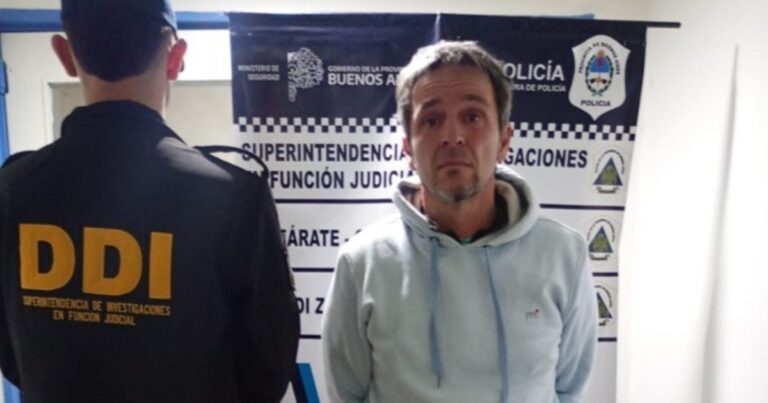 Un guiso con los presos y a puro llanto: así pasó las primeras horas tras las rejas Claudio Contardi, el ex de Julieta Prandi