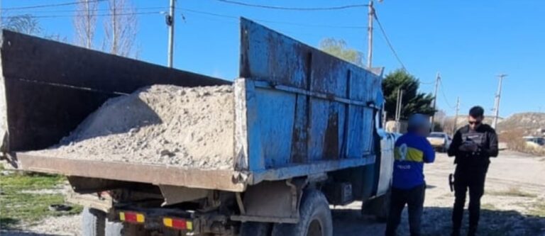 Chubut: detuvieron a dos delincuentes por extraer ripio ilegalmente de una cantera