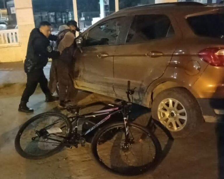 Rompió un vidrio de un comercio de Comodoro, robó una bicicleta y parlantes de un comercio y acabó detenido