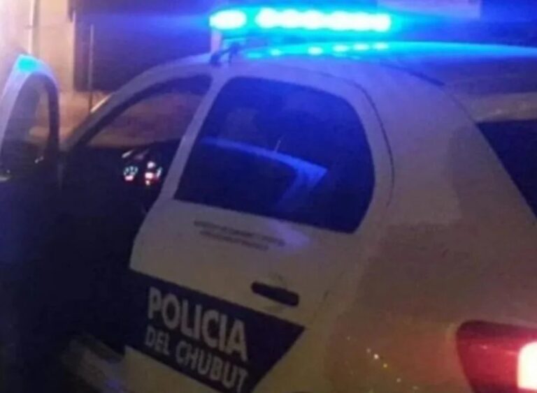 Estaba borracho, quiso entrar a la casa de su mamá en Chubut y reaccionó de manera violenta