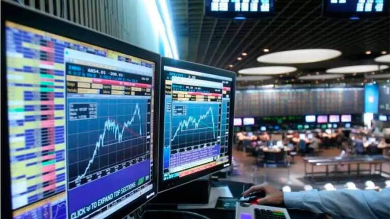 El riesgo país tuvo un fuerte salto, rozó los 900 puntos y alcanzó el máximo en cinco meses