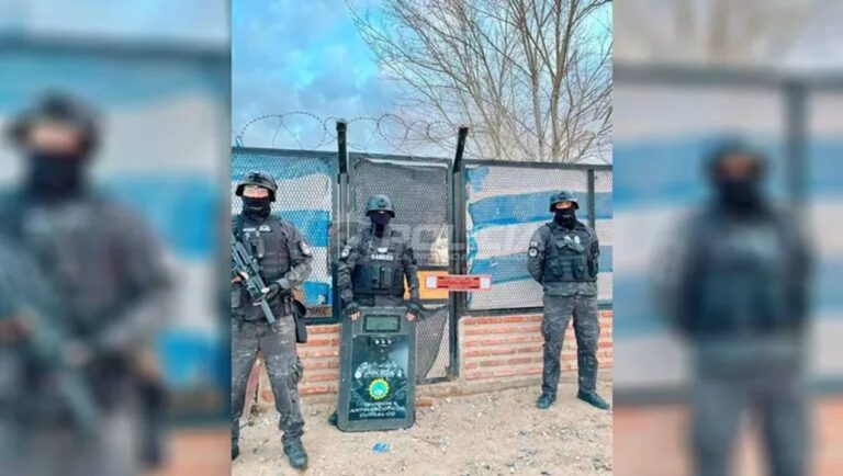 Operativo antinarcóticos en Plaza Huincul: clausuraron un kiosco narco y la casa terminó en llamas