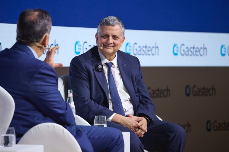 Horacio Marín desde Italia: YPF proyecta buques chinos y exportaciones de GNL por US$ 30.000 millones
