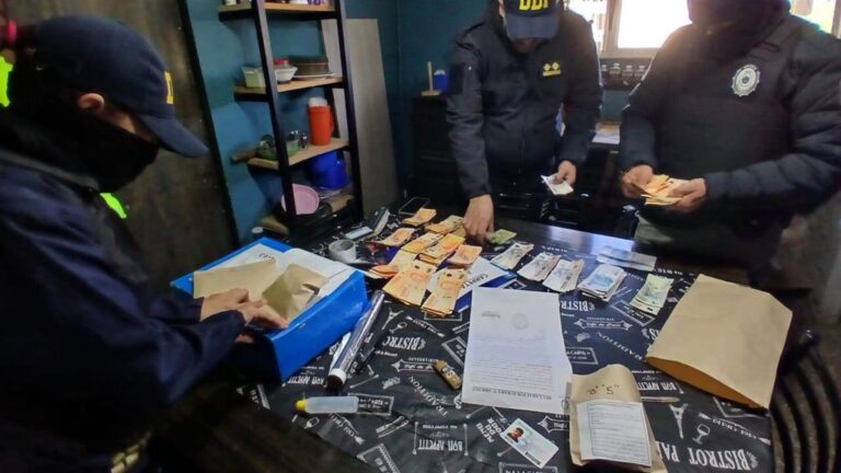 Allanamientos en Caleta y Truncado por agresión, robo y abuso de armas